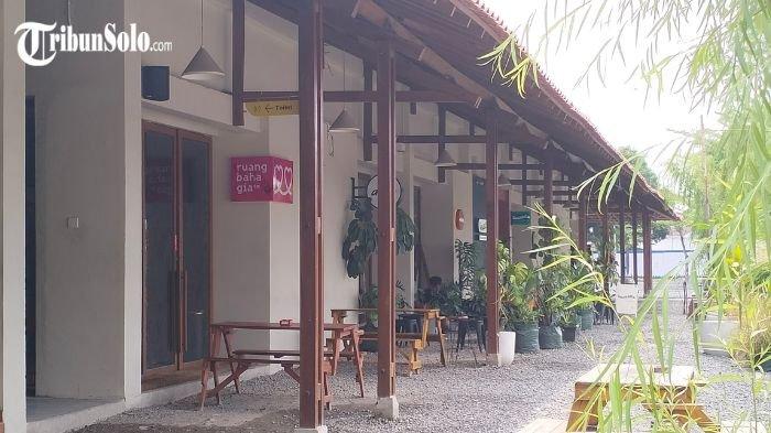 DITUTUP KARENA MIRAS. Suasana “Ruang Bahagia” di kawasan Lokananta beberapa waktu lalu. DPRD Mendukung langkah Pemkot Solo menertibkan outlet penjualan miras.