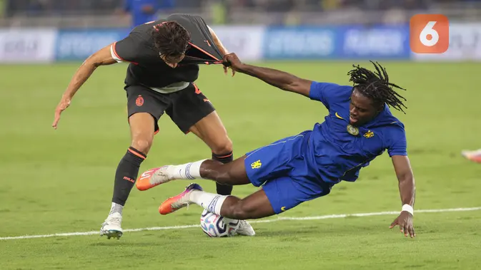 Pemain Chelsea merayakan kemenangan usai mengalahkan AC Milan dengan skor 3-0 dalam laga Indonesia Super Cup 2026 di Stadion Utama Gelora Bung Karno (SUGBK), Jakarta, Sabtu (8/8/2026). João Pedro mencetak dua gol, sedangkan satu gol Chelsea lainnya disumbangkan Moisés Caicedo. Chelsea memastikan gelar juara Indonesia Super Cup 2026 setelah tampil dominan sepanjang pertandingan. (KLY/Budy Santoso)