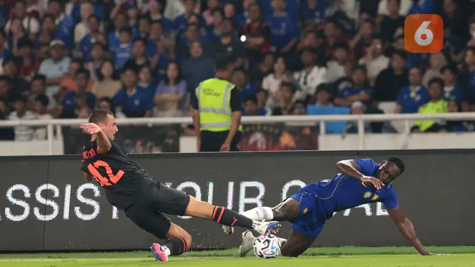Pemain Chelsea merayakan kemenangan usai mengalahkan AC Milan dengan skor 3-0 dalam laga Indonesia Super Cup 2026 di Stadion Utama Gelora Bung Karno (SUGBK), Jakarta, Sabtu (8/8/2026). João Pedro mencetak dua gol, sedangkan satu gol Chelsea lainnya disumbangkan Moisés Caicedo. Chelsea memastikan gelar juara Indonesia Super Cup 2026 setelah tampil dominan sepanjang pertandingan. (KLY/Budy Santoso)