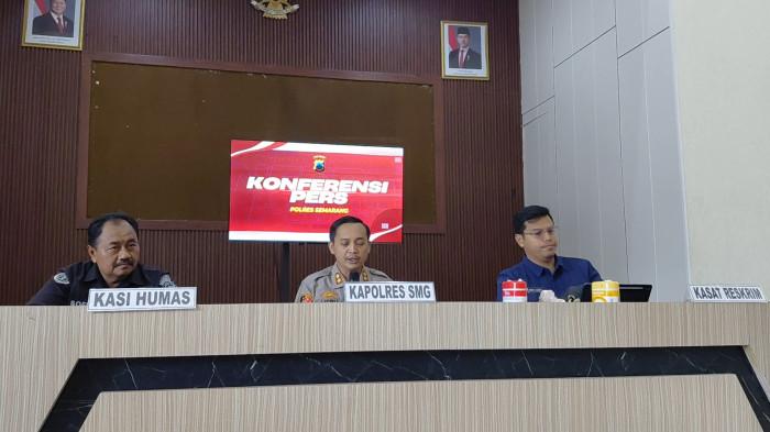 KETERANGAN PERS - Polres Semarang memberikan keterangan pers terkait kasus perampokan konter Royal Phone Ambarawa, di Mapolres Semarang, Sabtu (8/8/2026). (TRIBUN JATENG/EKA YULIANTI FAJLIN)