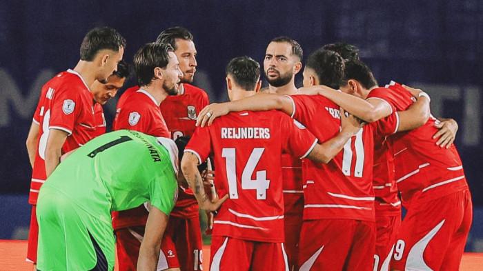 TIMNAS INDONESIA - Skuad Timnas Indonesia berdiskusi bersama sebelum pertandingan melawan Vietnam pada matchday ketiga Grup A Piala AFF 2026 di Stadion Pakansari, Bogor, pada Senin (3/8/2026) lalu. Penantian 30 tahun Timnas Indonesia untuk juara Piala AFF kini berlanjut setelah Garuda tersingkir lebih cepat.