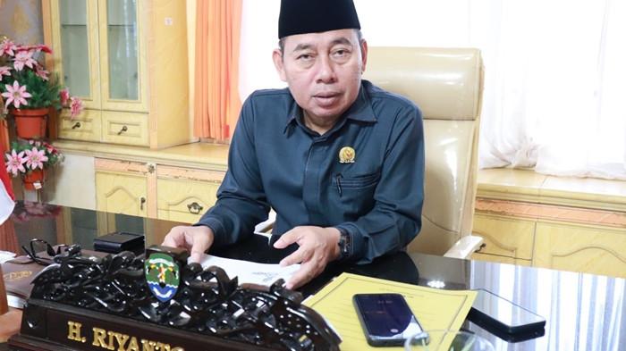 KESENIAN DAERAH - Ketua DPRD Bulungan Riyanto saat diwawancara TribunKaltara.com di ruang kerjannya beberapa waktu lalu. (TribunKaltara.com / Desi Kartika)