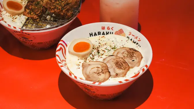 Chicken Chashu Creamy Bara Ramen (dok. Haraku Ramen)