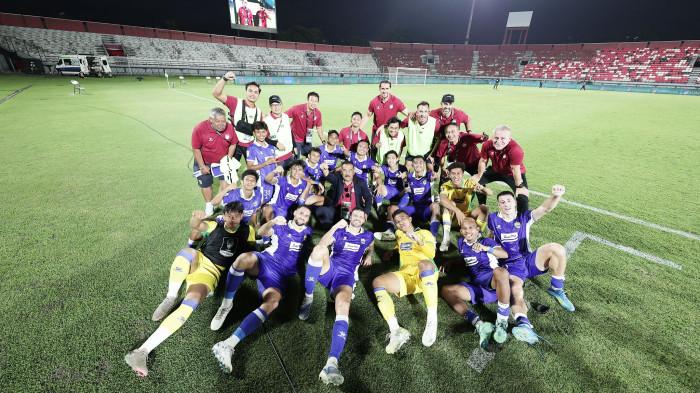 PASCALAGA - Manajer Persib Bandung Umuh Muchtar bersama para pemain pascalaga melawan Persija Jakarta dalam babak semifinal Piala Presiden 2026 di Stadion Kapten I Wayan Dipta, Gianyar, Bali, pada Selasa (4/8/2026).
