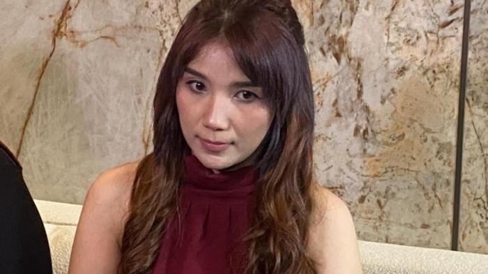 ISTRI SIRI VICKY PRASETYO - Fangfang wanita yang mengklaim dinikahi siri oleh Vicky Prasetyo karena hamil di luar nikah pada 24 Februari 2026. Fangfang mengaku ditelantarkan oleh Vicky Prasetyo.