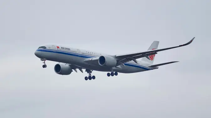 Ilustrasi maskapai penerbangan Air China. (dok. Andrew D/Unsplash)