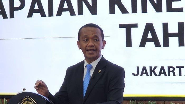 PEJABAT NAIK ANGKUTAN UMUM - Menteri Energi dan Sumber Daya Mineral (ESDM) Bahlil Lahadalia saat konferensi pers Capaian Kinerja Sektor ESDM Tahun 2024 di Kantor Kementerian ESDM, Jakarta Pusat, Senin (3/2/2025). Bahlil mengaku tak kaget soal pejabat diminta naik angkutan umum.