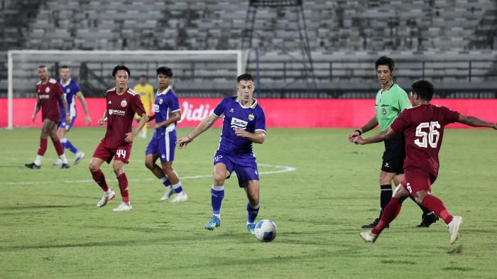 DEBUT - Mariano Peralta melakoni debut bersama Persib Bandung dalam semifinal Piala Presiden 2026 melawan Persija Jakarta di Stadion Kapten I Wayan Dipta, Gianyar, Bali, pada Selasa (4/8/2026).
