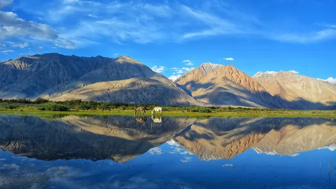 Ladakh, India. (Photo: Darshan Chudasama/Unsplash)