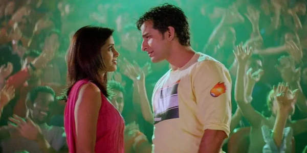 Sonali Kulkarni and Saif Ali Khan in a scene from Dil Chahta Hai