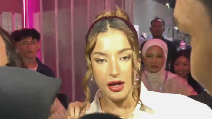 CERAI - Tasya Farasya Ketika ditemui di kawasan Senayan, Jakarta Pusat, Kamis (13/11/2025), bungkam seribu bahasa ketika ditanya perihal perceraiannya dengan Ahmad Assegaf.