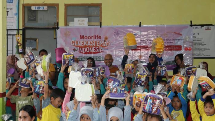 LOMBA MEWARNAI - Ratusan anak PAUD mengikuti lomba mewarnai di TK Negeri Kencana, Jl Poros Tobadak, Desa Mahahe, Kecamatan Tobadak, Kabupaten Mamuju Tengah, Sulawesi Barat, Selasa (12/5/2026). (Sandi/Tribunsulbar)