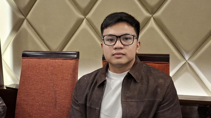DILAPORKAN -- Muhammad Jannah alias Bigmo saat ditemui di konferensi pers di Jakarta Selatan, Senin (13/4/2026). Bigmo dilaporkan ke Ditres PPA-PPO Polda Metro Jaya atas dugaan eksploitasi anak dalam penayangan live streaming yang mempromosikan produk liquid vape.