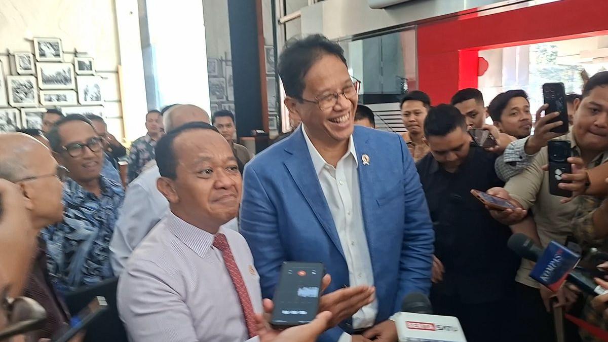 KABAR GEMBIRA - Menteri Energi dan Sumber Daya Mineral (ESDM) Bahlil Lahadalia, Menteri Keuangan (Menkeu) Purbaya Yudhi Sadewa saat ditemui di Kementerian Keuangan, Selasa (11/8/2026).