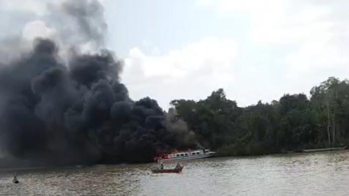 SPEEDBOAT TERBAKAR - Detik-detik speedboat SB. Sekatak AAA Kaltara terbakar (6/8/2026). Cegah Kebakaran Terulang, KSOP Rekomendasikan Pemasangan Plat Asbes Tahan Api di Dudukan Genset Speedboat