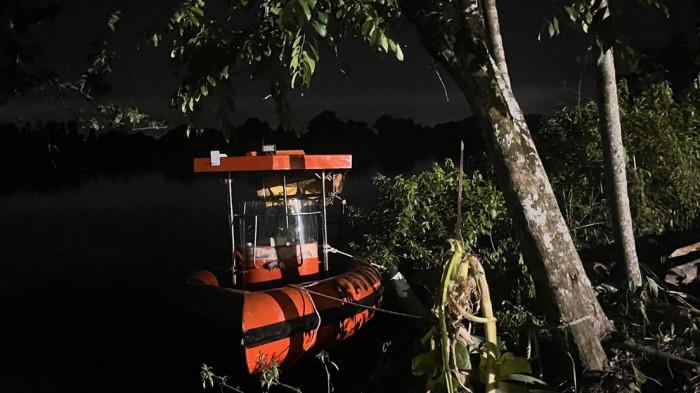11082026 pencarian orang tenggelam di Sungai Jelarai Selor 02