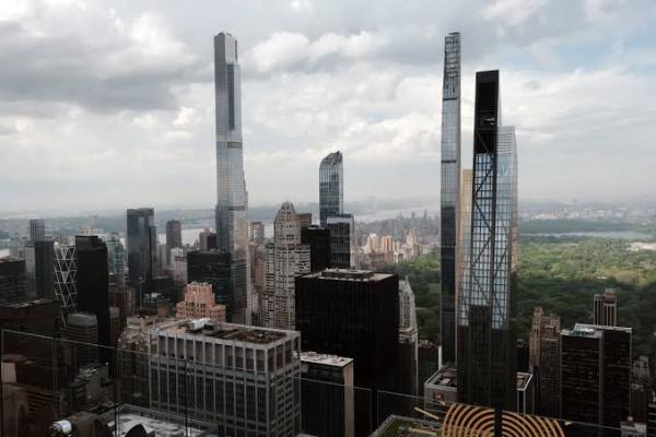 What's a Pied-à-Terre Tax? Hochul's Proposal Rattles NYC Brokers, Buyers - Bloomberg