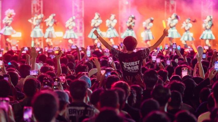 HAFALAN BERHADIAH MIRAS - Antusiasme audiens menyaksikan line up penampil dalam The Sounds Project.