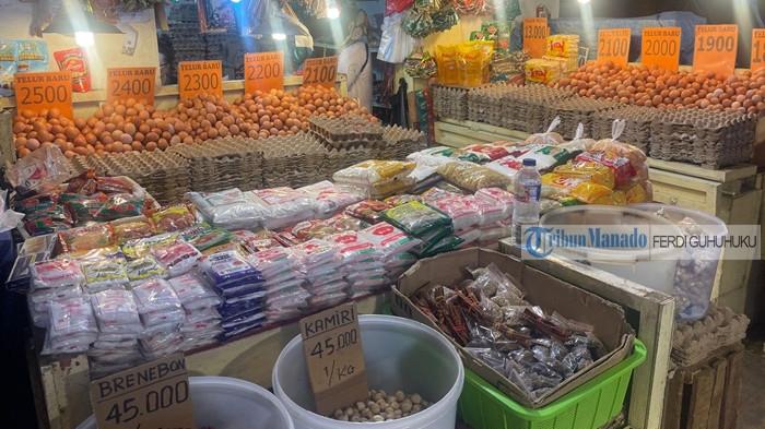Bahan pokok di Pasar Bersehati, Kelurahan Calaca, Kecamatan Wenang, Kota Manado