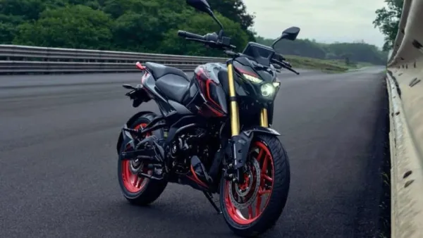 Pulsar N160 vs Apache RTR 160 - Which bike is best for daily use? Inside Complete Details 2 Pulsar N160 vs Apache RTR 160 engine