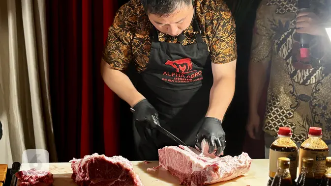Daging wagyu A5 Jepang berpadu kuliner Indonesia di jamuan makan siang eksklusif yang digelar Arita Wagyu Farm dari Miyazaki bersama Alpha Agro Indonesia di Tugu Kunstkring Paleis, Jakarta, 6 Agustus 2026. (Liputan6.com/Asnida Riani)