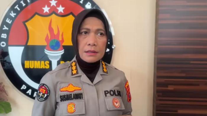 BOM RAKITAN- Kabid Humas Polda Sumatera Barat, Kombes Pol Susmelawati Rosya, memberikan keterangan kepada TribunPadang.com di ruang kerjanya, Rabu (15/7/2026). Polda Sumbar mengungkapkan motif peledakan bom rakitan di MAN 3 Kota Padang diduga dipicu perundungan (bullying) yang dialami pelaku dan menegaskan kasus tersebut tidak berkaitan dengan jaringan terorisme.