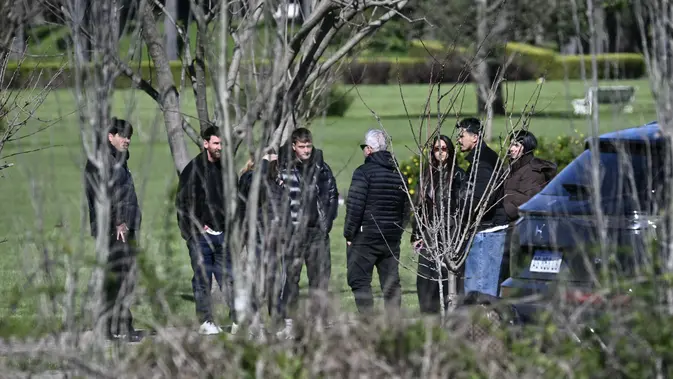 Lionel Messi hadir dalam acara pemakaman ayahnya, Jorge Messi di Rosario, Argentina pada 9 Agustus 2026. (AFP/Luis Robayo)