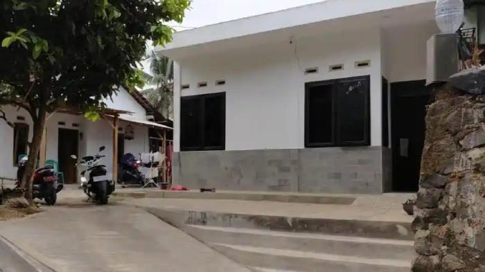 GELAGAT - Kondisi depan rumah almarhum Sutrimo di Desa Wlahar, Kecamatan Wangon, Kabupaten Banyumas, Selasa (28/7/2026). Karumga Eks Jampidsus itu sempat menelepon Febrio Adiono sebelum meninggal.