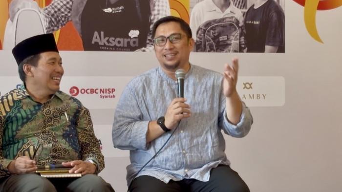 KRITIK PEMERINTAH - Pakar Hukum Tata Negara, Feri Amsari  (kanan), dalam acara Public Expose Rumah Zakat 2026 di Jakarta, Rabu (8/4/2026).