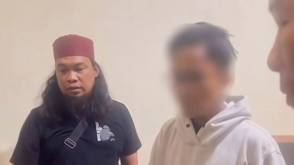 KASUS PENCULIKAN - Tim URC Jatanras Satreskrim Polrestabes Makassar melakukan pemeriksaan terhadap mahasiswa berinisial EE yang diduga melakukan rekayasa penculikan agar mendapatkan uang orang tuanya.