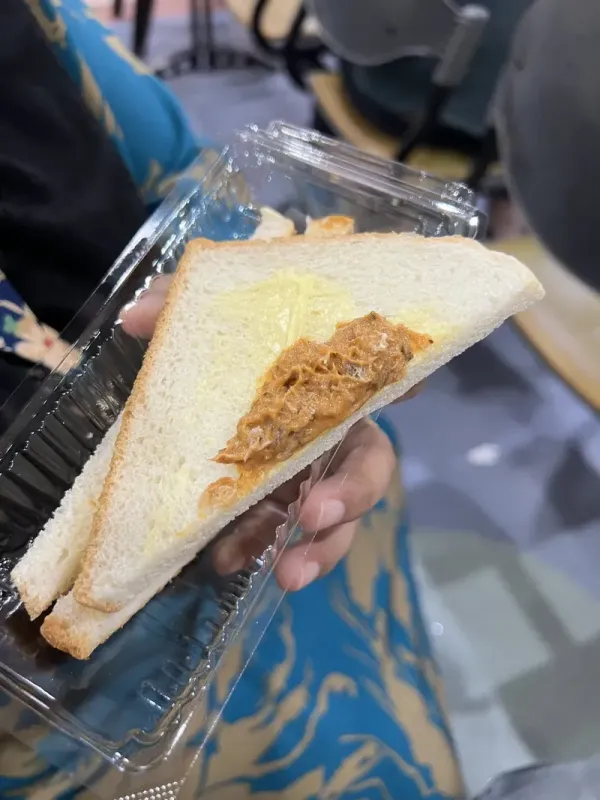 Beli Sandwich Sarden Rp 17 Ribu, Pelanggan Kaget Isinya Secuil