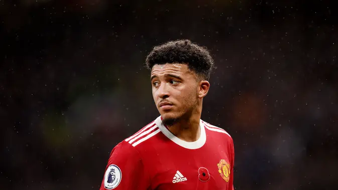 Foto: Deretan Pemain dengan Upah Tertinggi di Liga Inggris pada 2022, Didominasi Pemain MU Jadon Sancho - Pemain berusia 21 tahun itu belum juga menunjukkan kemampuan terbaiknya hingga saat ini di Manchester United. Meski begitu mantan bintang Bundesliga ini tetap menerima gaji sebesar 350 ribu pound sterling atau senilai Rp6,8 miliar per pekan. (AFP/Oli Scarff)