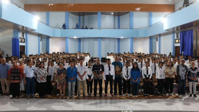 Kegitan PKKMB Politani Negeri Kupang tahun 2026 di Aula Student Center Politani