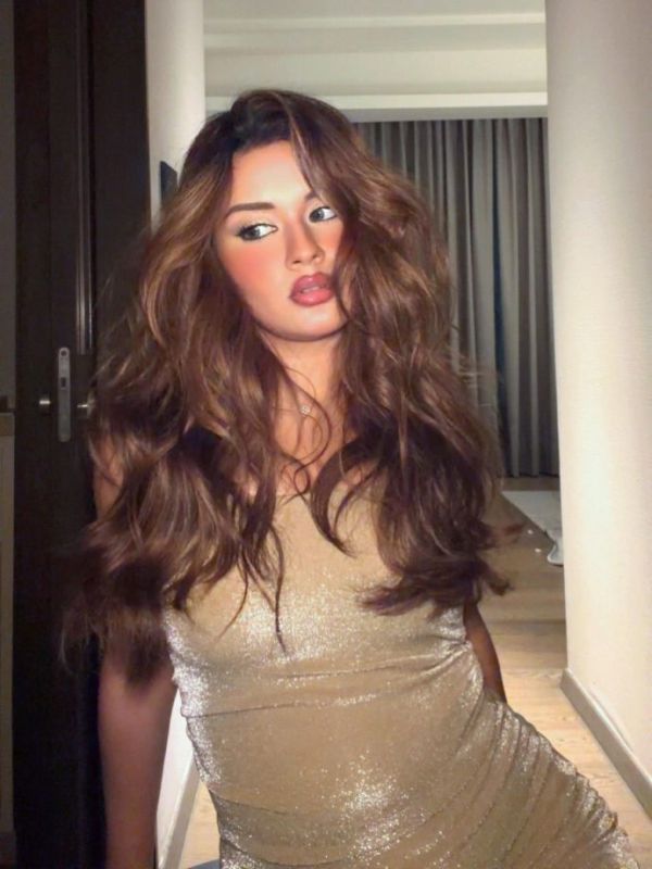 Avneet Kaur Golden Glittering Dress Exudes Sparkle, Glamour 1