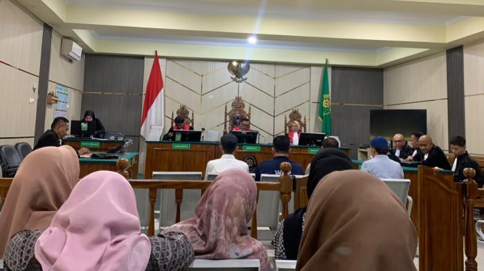 SIDANG KORUPSI - Sidang kasus korupsi dana BOS SMAN 6 Merangin di Pengadilan Tipikor Jambi, Kamis (13/8/2026). Hakim menjatuhkan vonis untuk beberapa terdakwa.