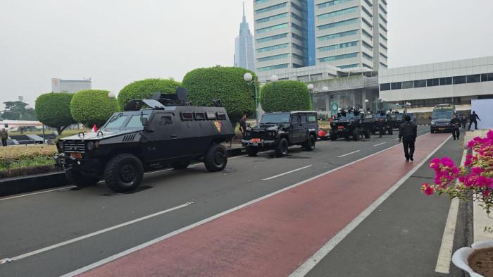 JELANG SIDANG TAHUNAN - Pengamanan di kawasan Kompleks Parlemen, Senayan, Jakarta, diperketat menjelang pelaksanaan Sidang Tahunan MPR RI dan Sidang Bersama DPR-DPD RI, Jumat (14/8/2026).