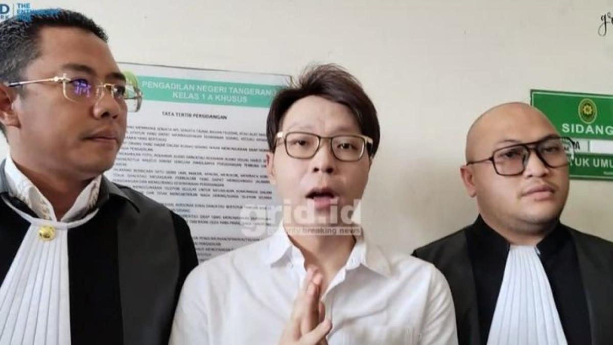 KABAR SELEB - Richard Lee di Pengadilan Negeri Tangerang, Kamis (30/7/2026).