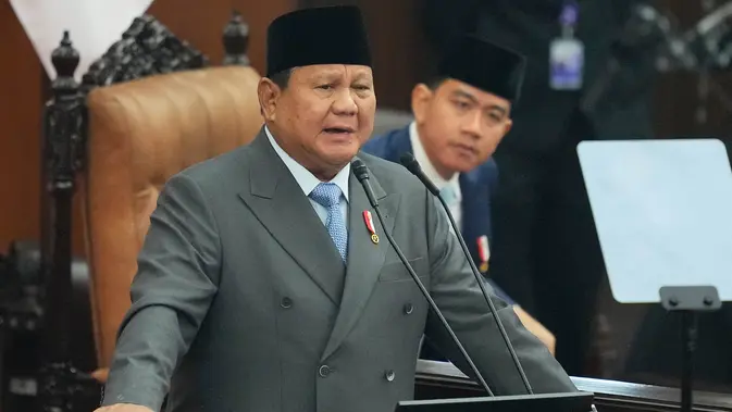 Presiden Prabowo Subianto saat menyampaikan pidato dalam Sidang Tahunan MPR RI dan Sidang Bersama DPR-DPD RI Tahun 2026 di Kompleks Parlemen, Jakarta, Jumat (14/8/2026). (AP/ Dita Alangkara)