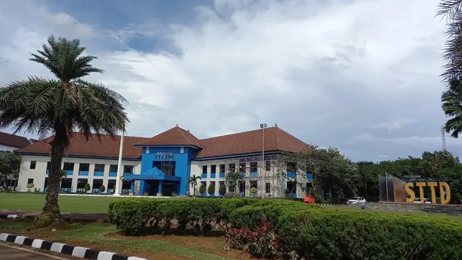Sekolah Tinggi Transportasi Darat (STTD) merupakan Sekolah Kedinasan Kementerian Perhubungan (Kemenhub) (dok: BPSDMP)