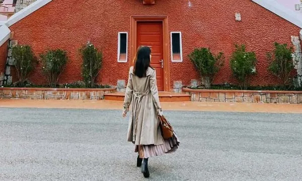 Linh Trang, 36 years old on a trip to China in 2024. Photo: Provided by the character