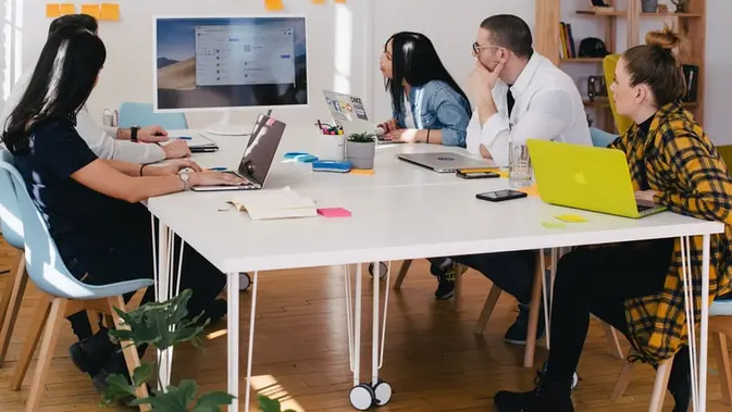 Ilustrasi Co-Working Space Credit: unsplash.com/You