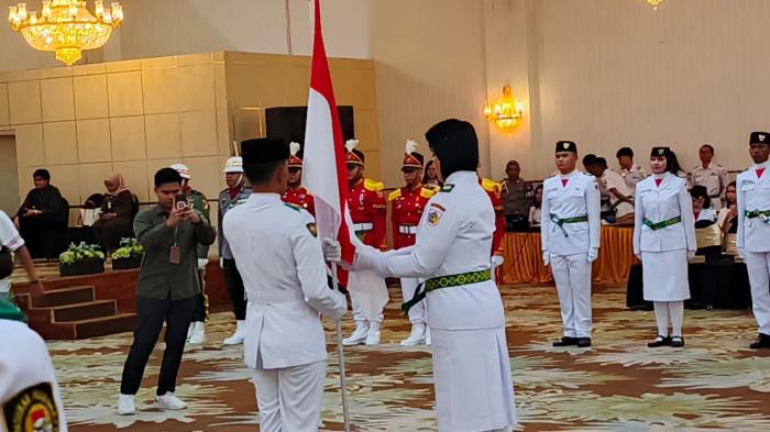 PASKIBRAKA - Suasana pengukuhan 36 anggota Paskibraka Kotamobagu di ballroom hotel Sutan raja Kotamobagu