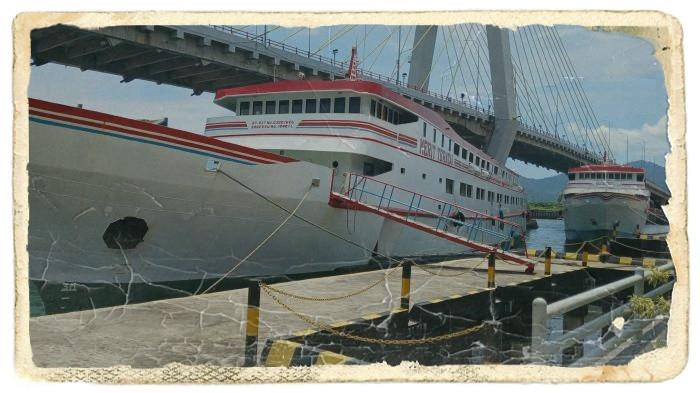KAPAL - Kapal yang bersandar di Pelabuhan Manado, Sulawesi Utara.