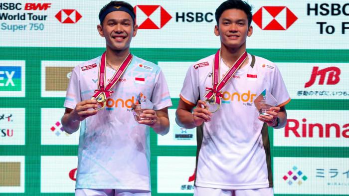JUARA JEPANG OPEN - Pebulutangkis ganda putra Indonesia Fajar Alfian/Muhammad Shohibul Fikri sukses menjuarai Japan Open 2026 setelah menaklukkan pasangan Korea Selatan, Kim Won Ho/Seo Seung Jae, pada partai final di Tokyo Metropolitan Gymnasium, Minggu (19/7/2026).