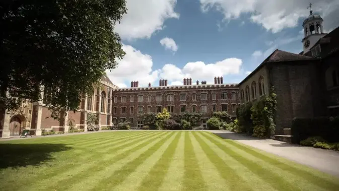 Universitas Cambridge di Inggris. (Dok. AFP)