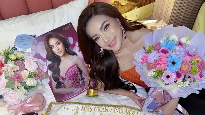 MENINGGAL DUNIA -- Potret Miss Earth Indonesia 2025 Putri Juficha. Dugaan serangan jantung mencuat di balik meninggalnya Miss Earth Indonesia 2025, Putri Juficha (26), pada Jumat (14/8/2026)