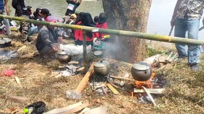 Ngaliwet di Tepi Situ Sanghyang
