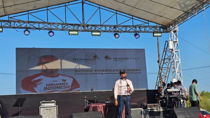 JALAN SEHAT - Bupati Pohuwato Saipul Mbuinga melepas jalan sehat karyawan Pani Gold Mine di Pantai Pohon Cinta, Kecamatan Marisa, Kabupaten Pohuwato, Provinsi Gorontalo pada Minggu (16/8/2026) pagi.