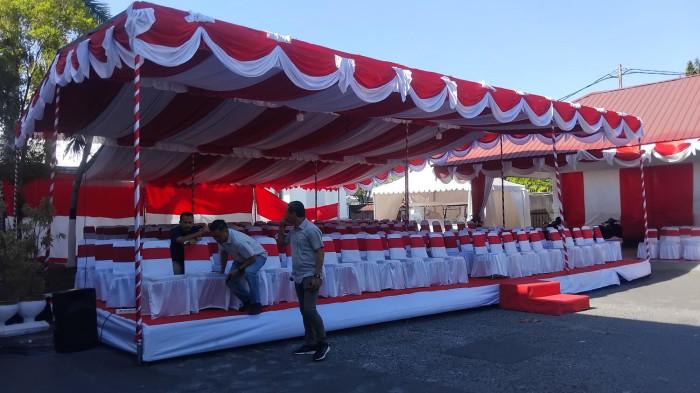 HUT RI - Para protokoler sedang mengecek dan memastikan kesiapan jelang Upacara HUT ke-81 RI di Rumah Dinas Gubernur Gorontalo, Minggu (16/8/2026).