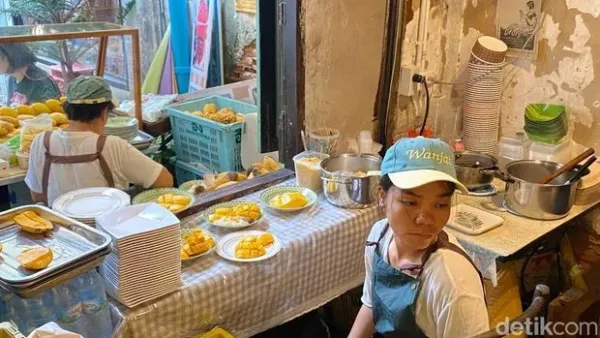 Manggo sticky rice di toko Wanjai, Bangkok